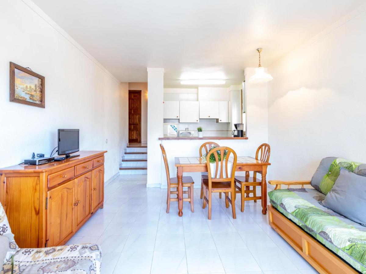 Apartment Els Jardins Iii By Interhome Roses
